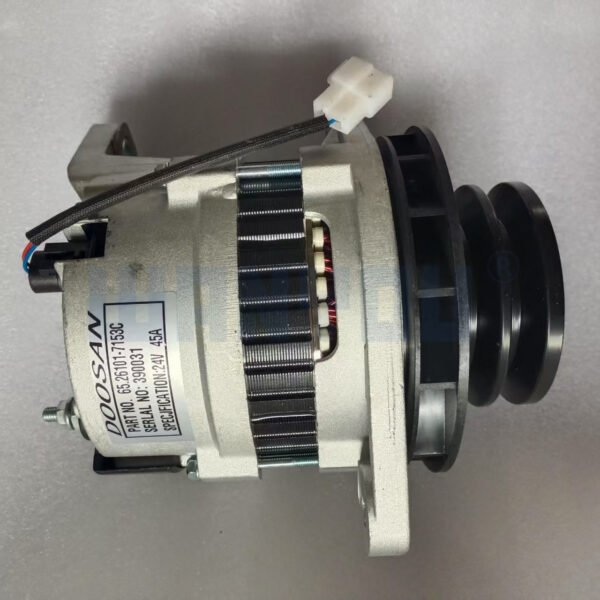 Doosan Korea Daewoo Doosan 65.26101-7154B generator 24V 45A