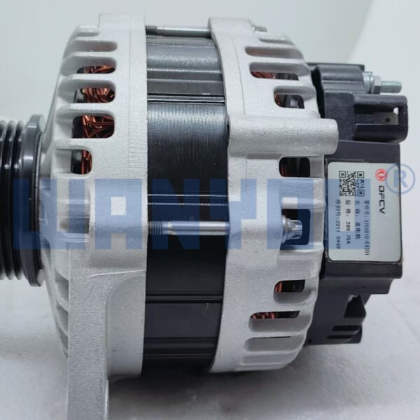 Applicable to Dongfeng Tianjin engine series 3701010-E4201 alternator 28V 70A