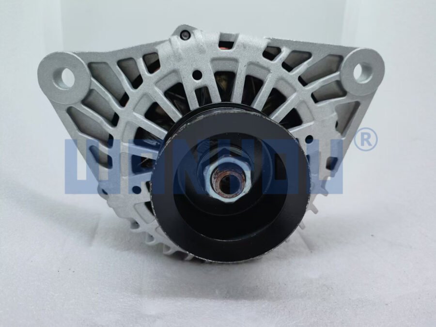 Applicable to Dongfeng Tianjin engine series 3701010-E4201 alternator 28V 70A - Image 3