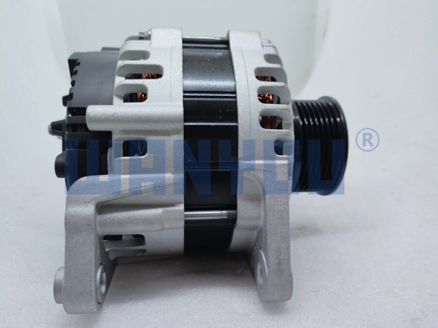 Applicable to Dongfeng Tianjin engine series 3701010-E4201 alternator 28V 70A - Image 2