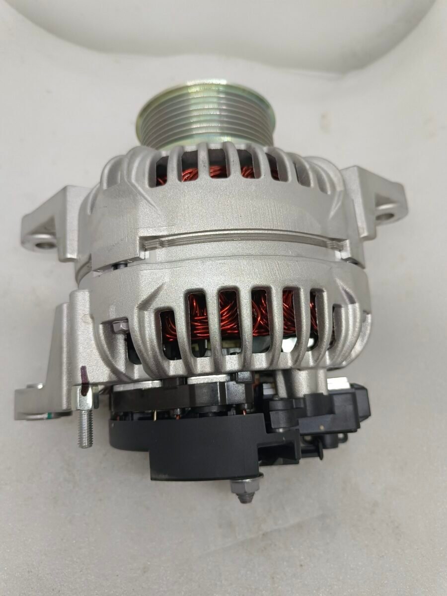 Applicable to National VI engine Tianlong Longqing 3701010-E9300 Bosch generator 0124655692