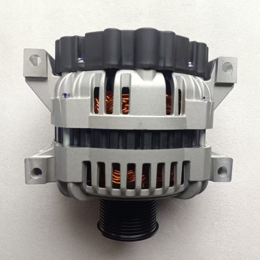 Applicable to CUMMINS DCEC Dongfeng Cummins 4365704 generator 28V 150A charger