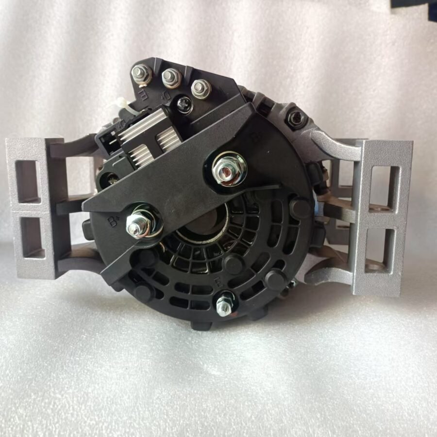 Supply Dongfeng Cummins 5332975 28V 110A AC generator - Image 3